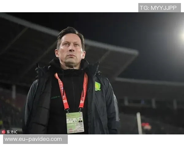 施密特足球教练的战术理念与训练方法解析助力球队提升竞技水平